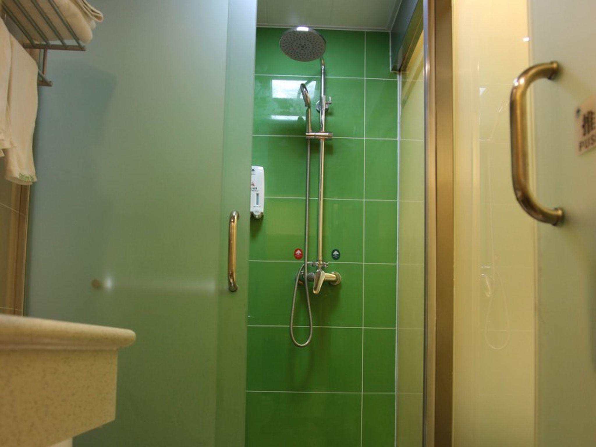 GreenTree Inn Zaozhuang High-speed Train Station Express Hotel 30/31
