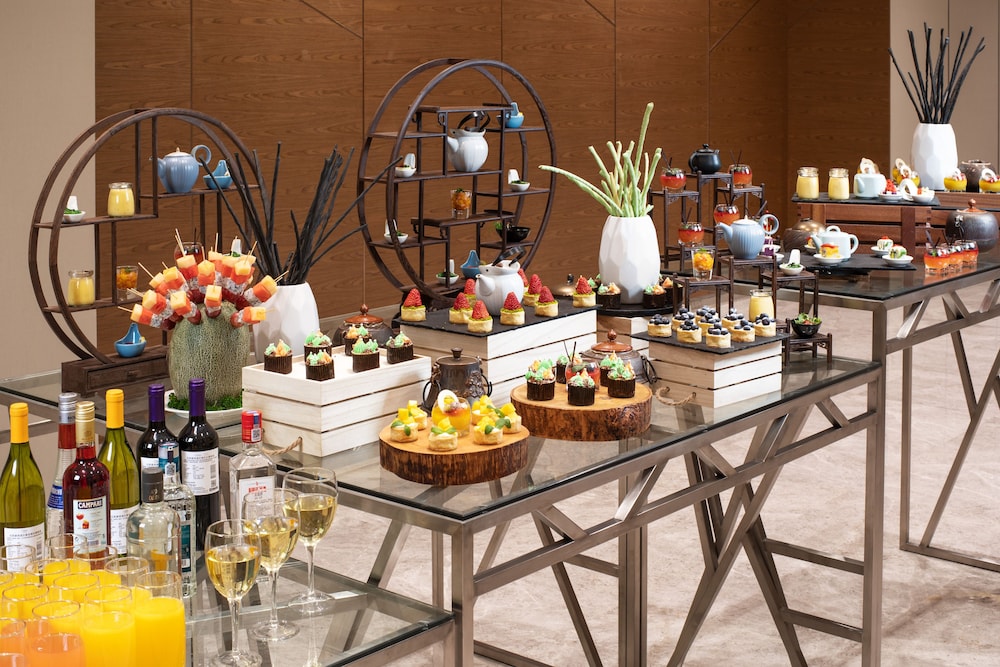 Holiday Inn and Suites LANZHOU CENTER 24/37