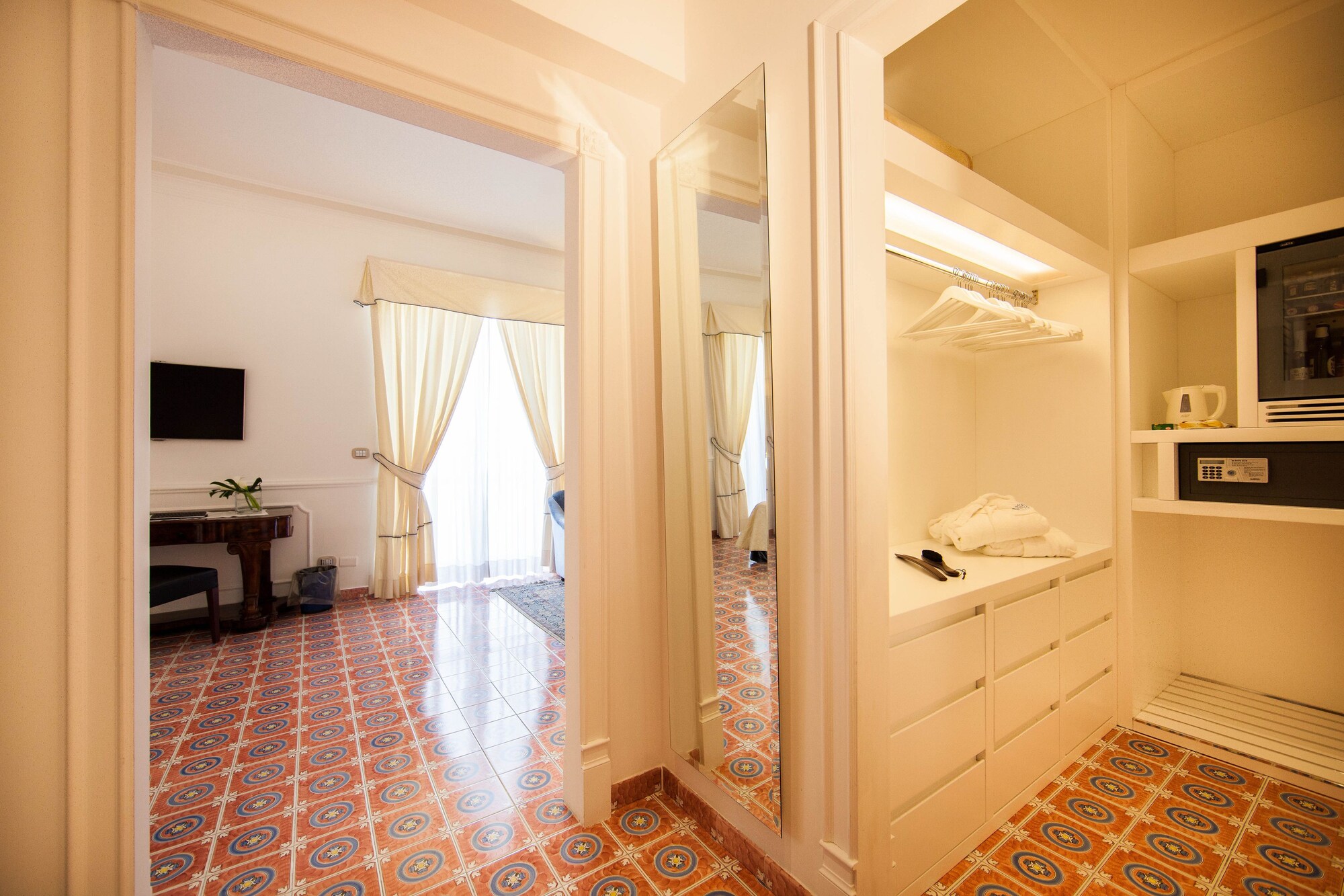 Riviera, Suite, Double Bed, Lateral Side Sea View، La Medusa Hotel & Boutique Spa 4/4