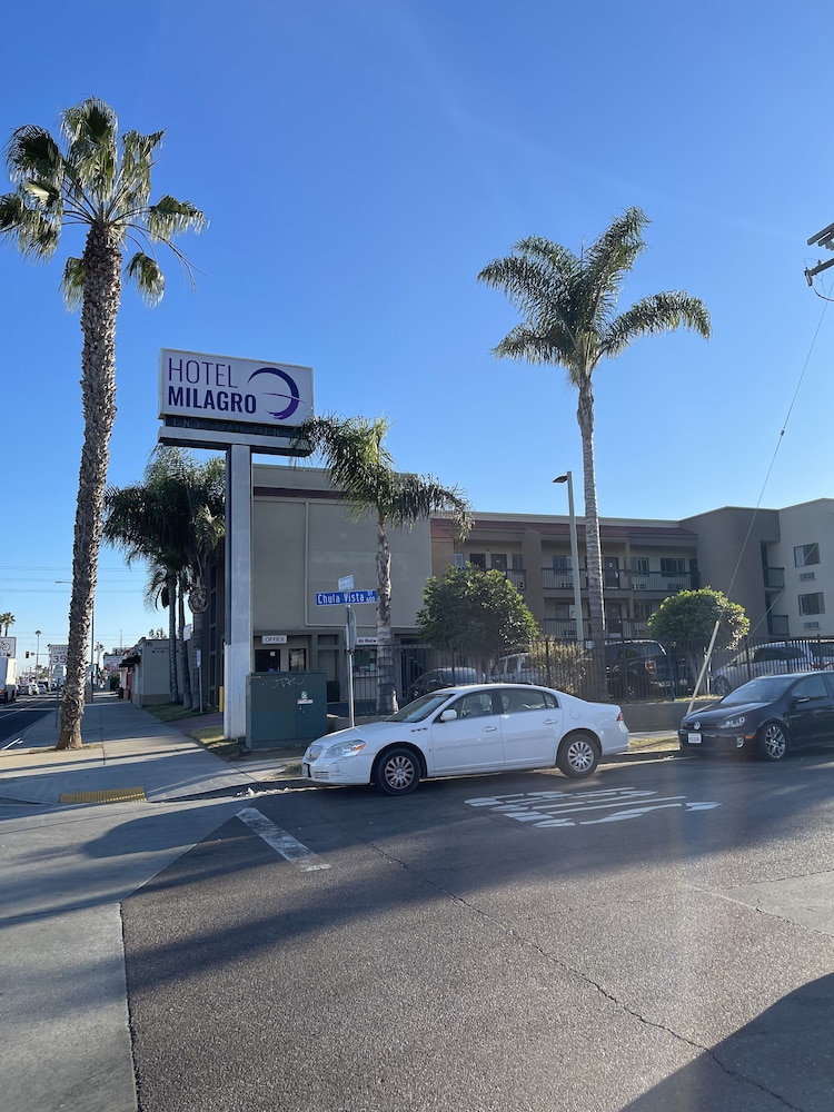 Hotel Milagro (ex Highway Inn Chula Vista) 1/25