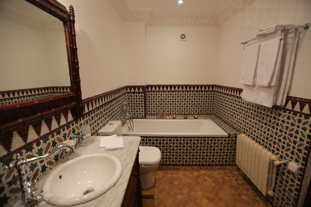 RYAD, LUXURY, DOUBLE OR TWIN BED, PATIO, COURTYARD AREA