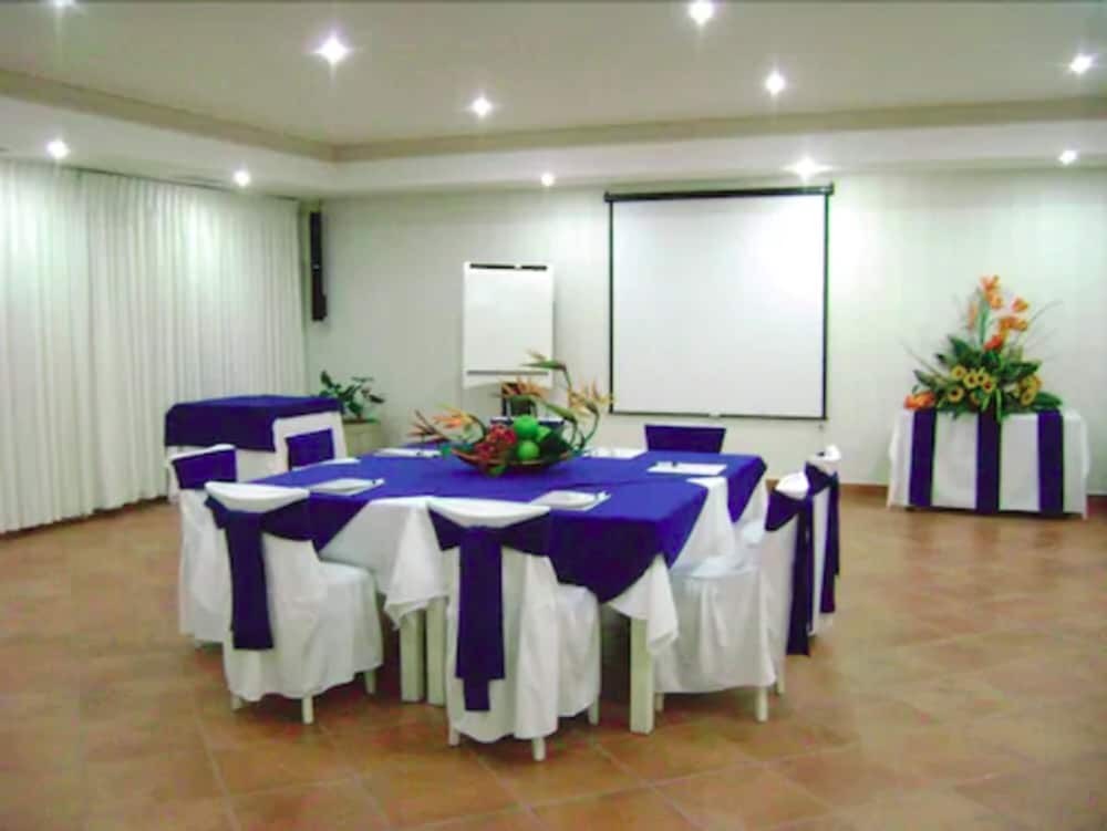 Excelaris Grand Resort Conventions & Spa 58/71