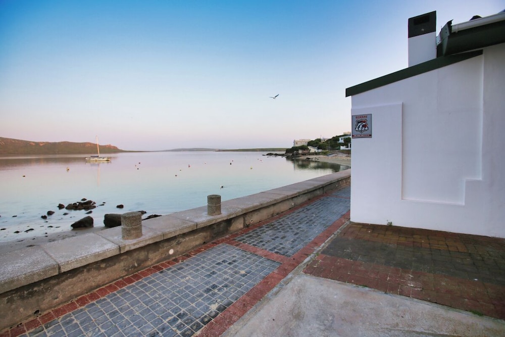Sea Cottage 39/50