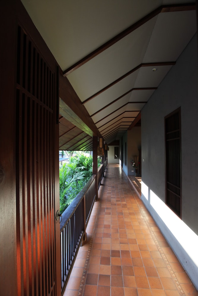 Baan La Poon Hotel 6/21