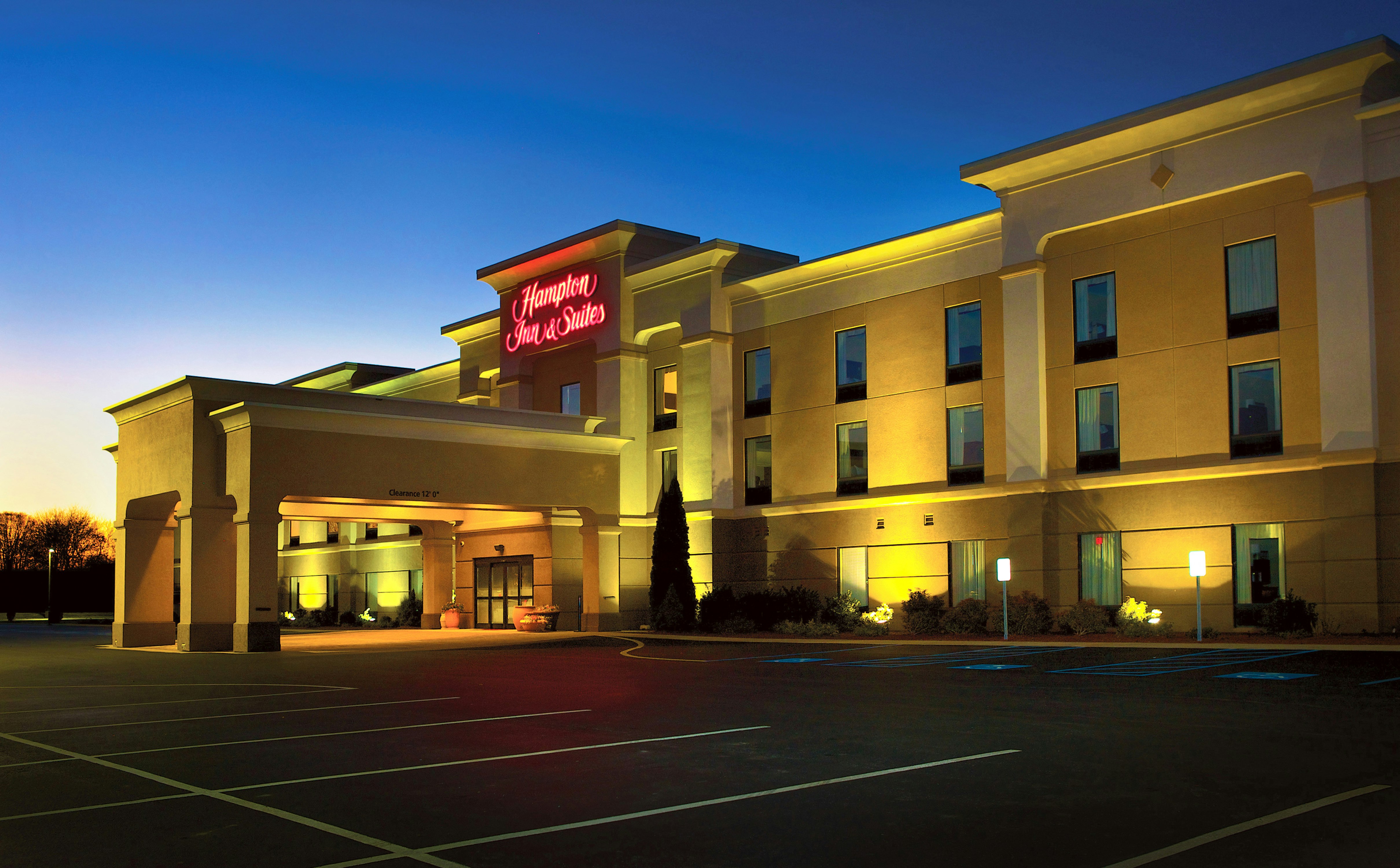 Hampton Inn & Suites Lamar 1/51