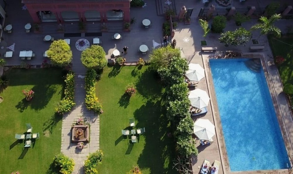 RATAN VILLAS 23/31