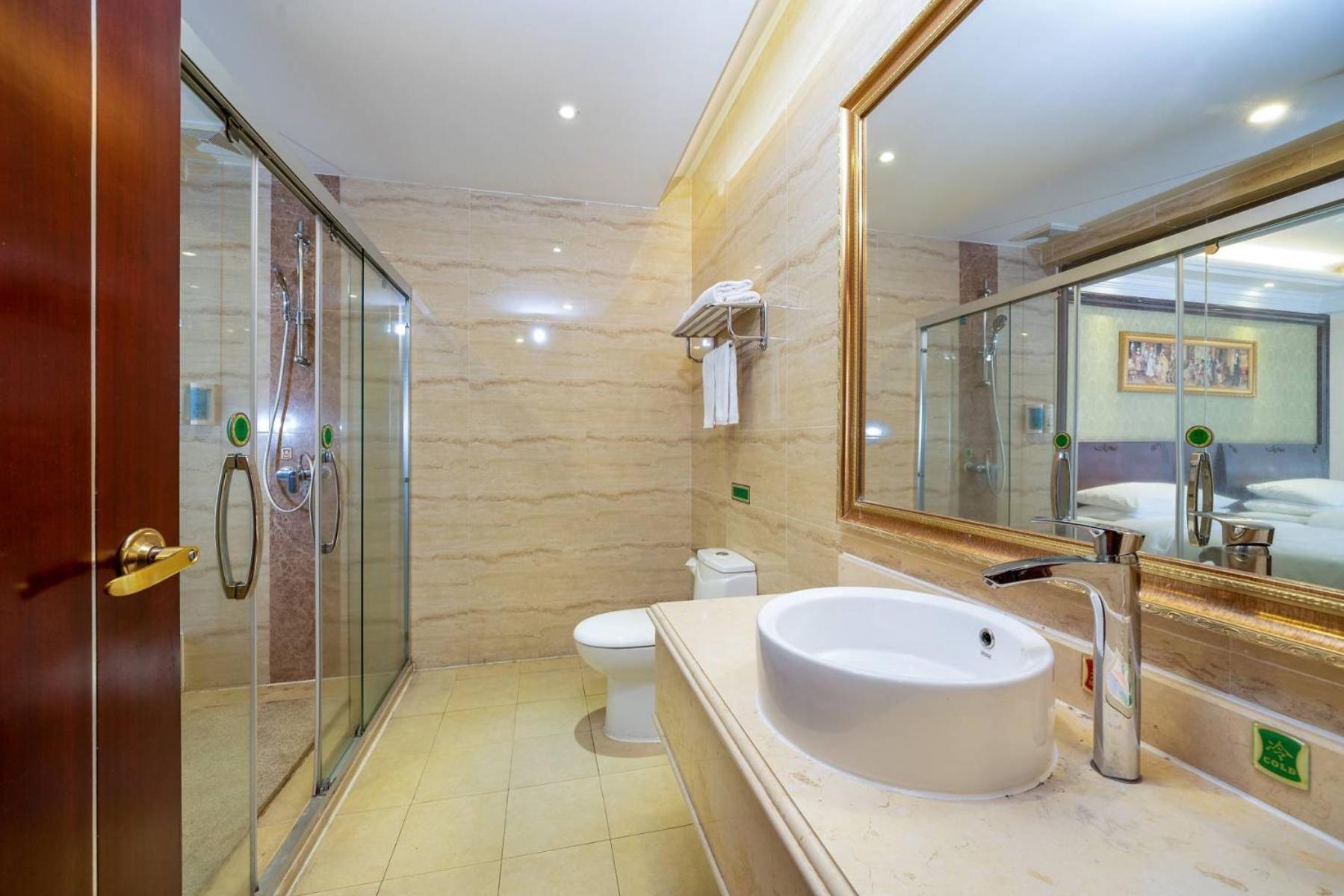 Vienna Hotel (Dongguan Houjie Convention and Exhibition Center) 72/75