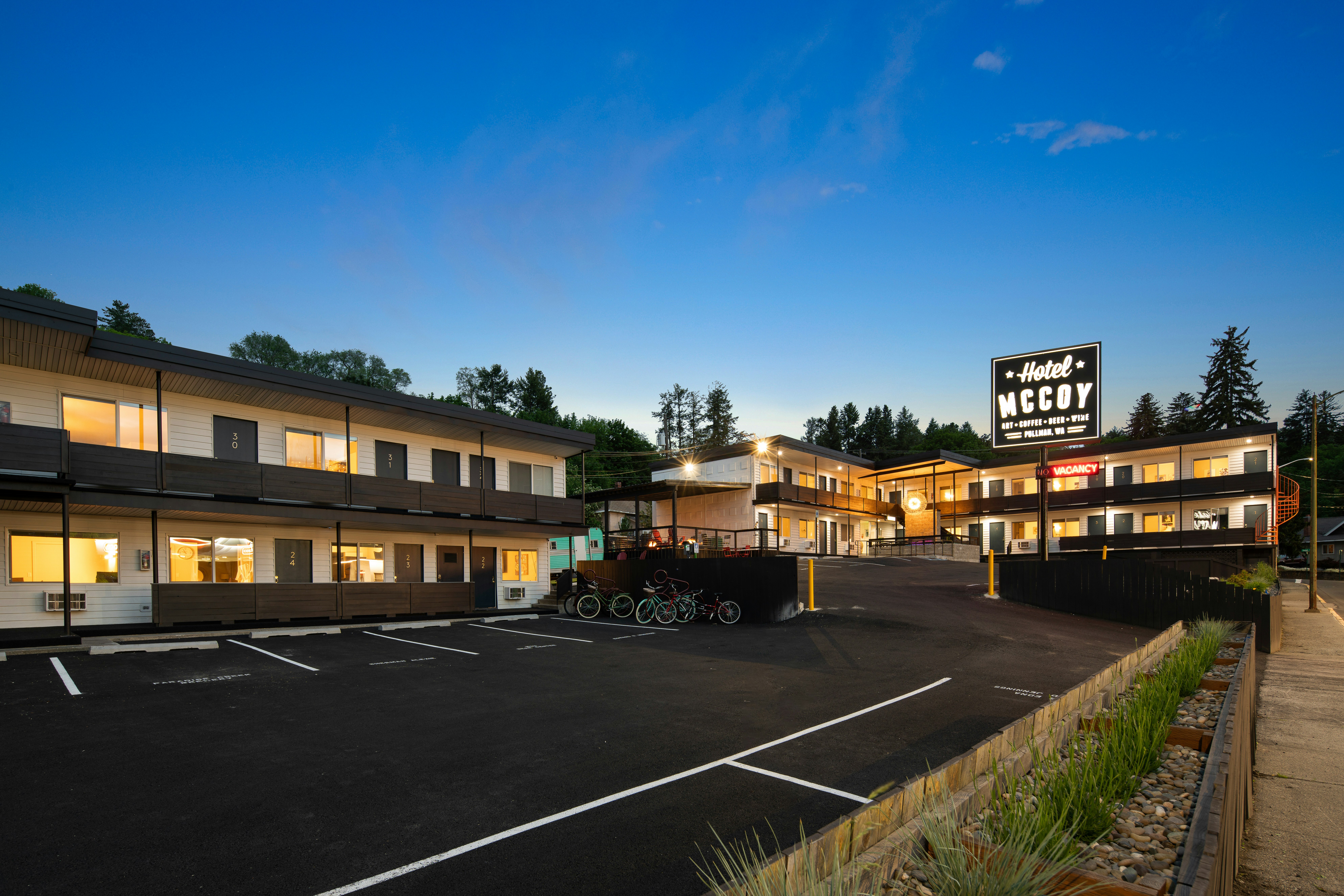 Manor Lodge Motel 57/68