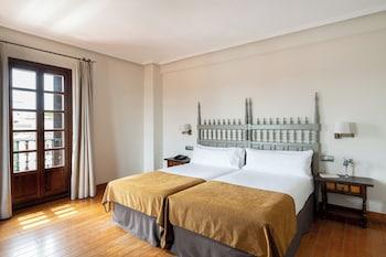 Standard, Double or Twin Bed