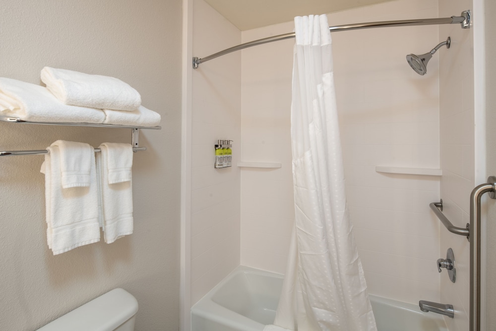 غرفة قياسية بسريرين كوين لذوي الإعاقة، Holiday Inn Express Suites N Waco Area West 7/8