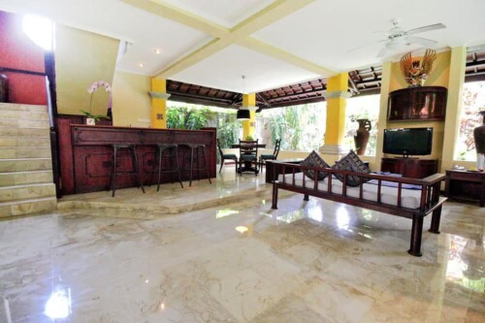 Royal Hotel and Villa Bali 5/48