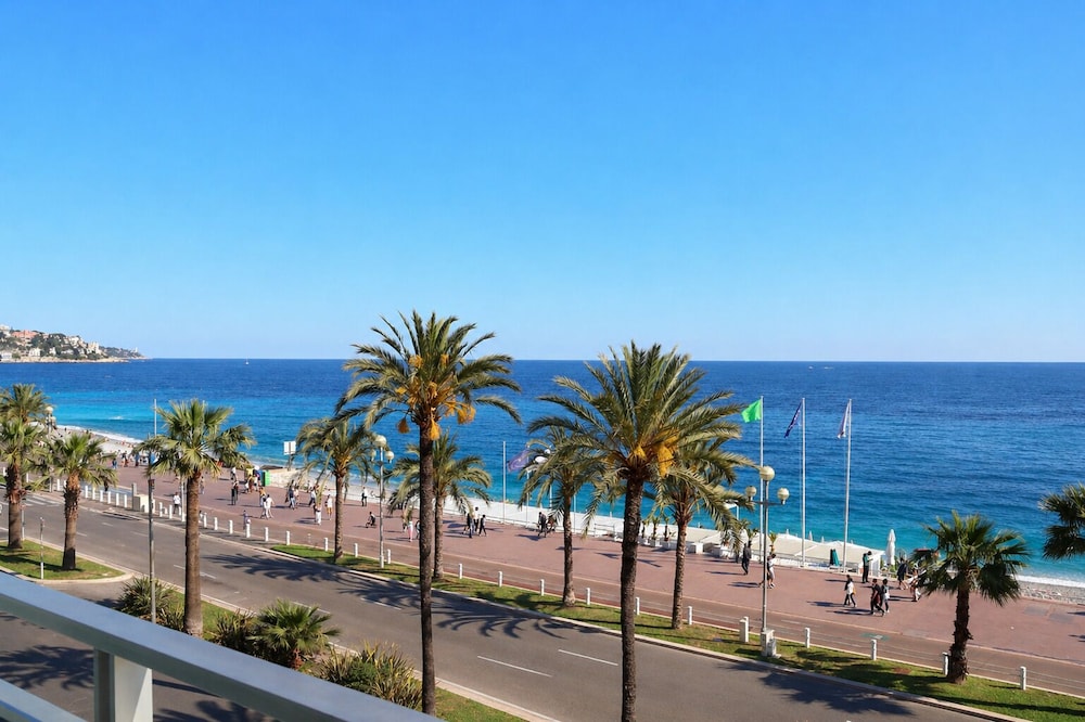 Mercure Nice Promenade Des Anglais 45/48