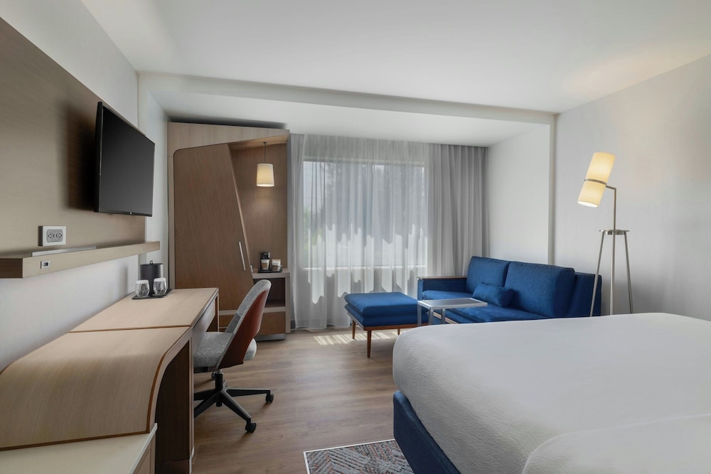Room, King Bed, Sofa