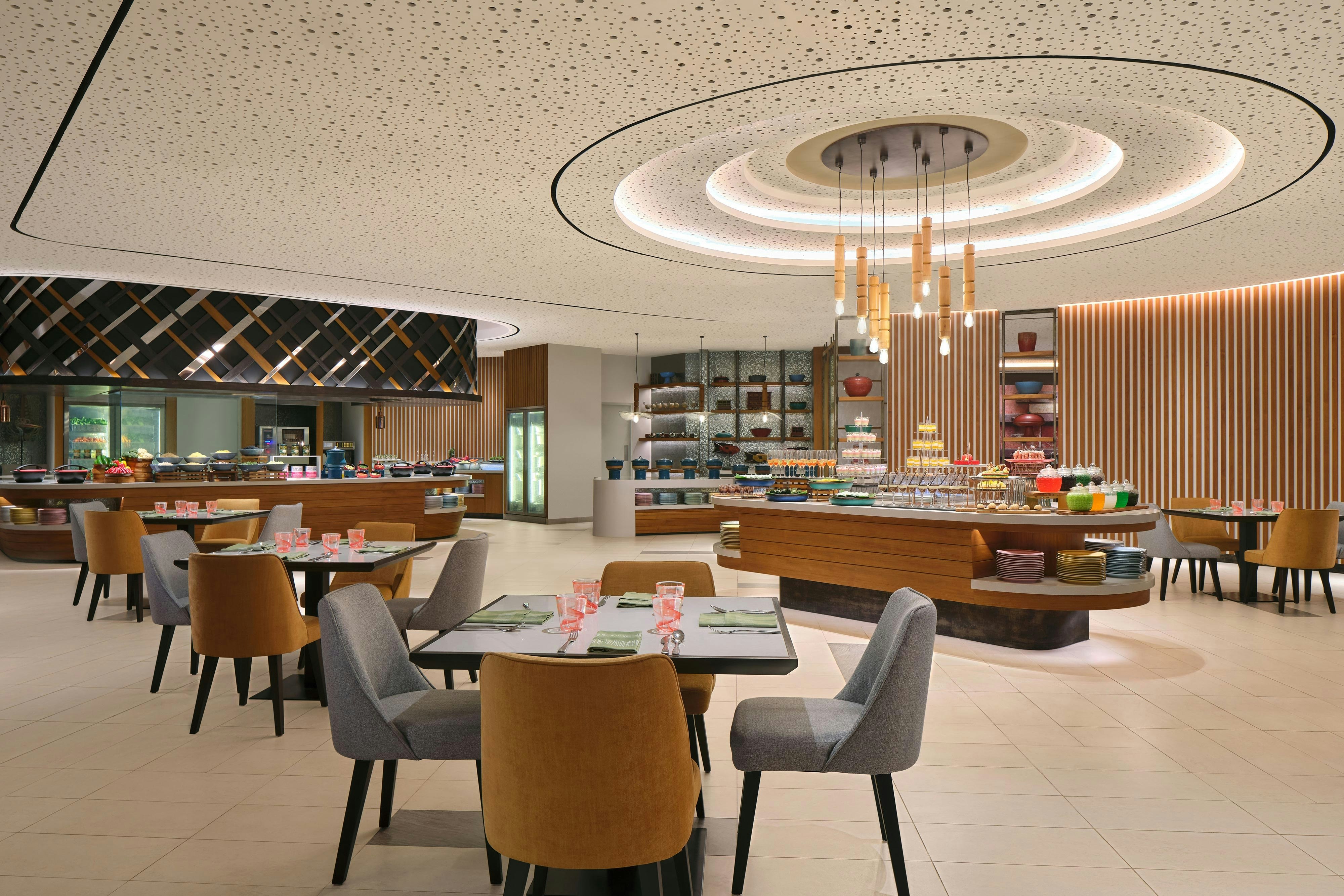 Four Points by Sheraton Surabaya Pakuwon Indah 1/4