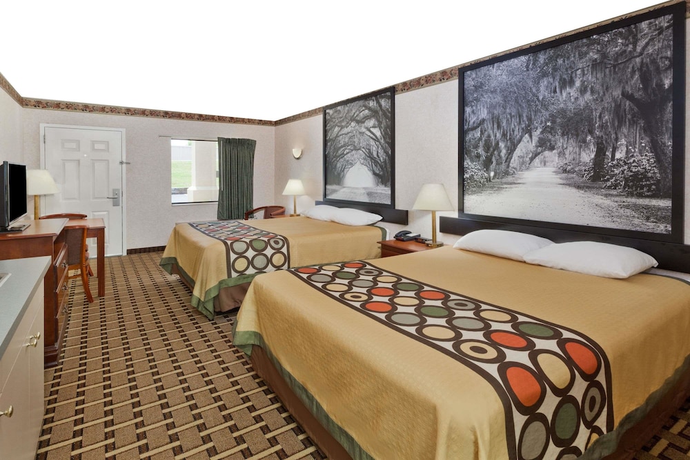غرفة قياسية بسريرين كوين، Super 8 by Wyndham Ft. Oglethorpe GA/Chatt TN Area 2/6