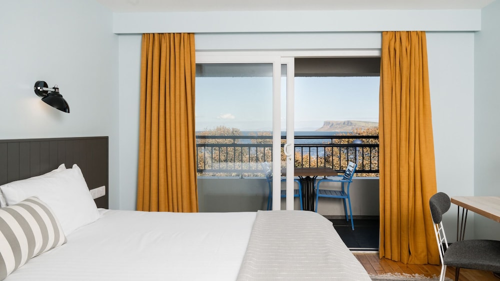 The Marine Hotel 11/54