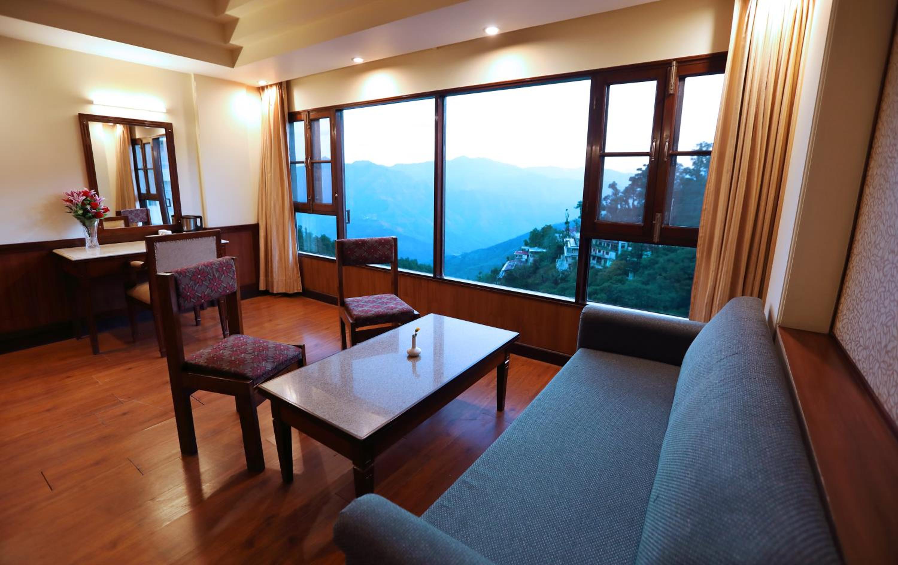 HOTEL VISHNU PALACE 36/55