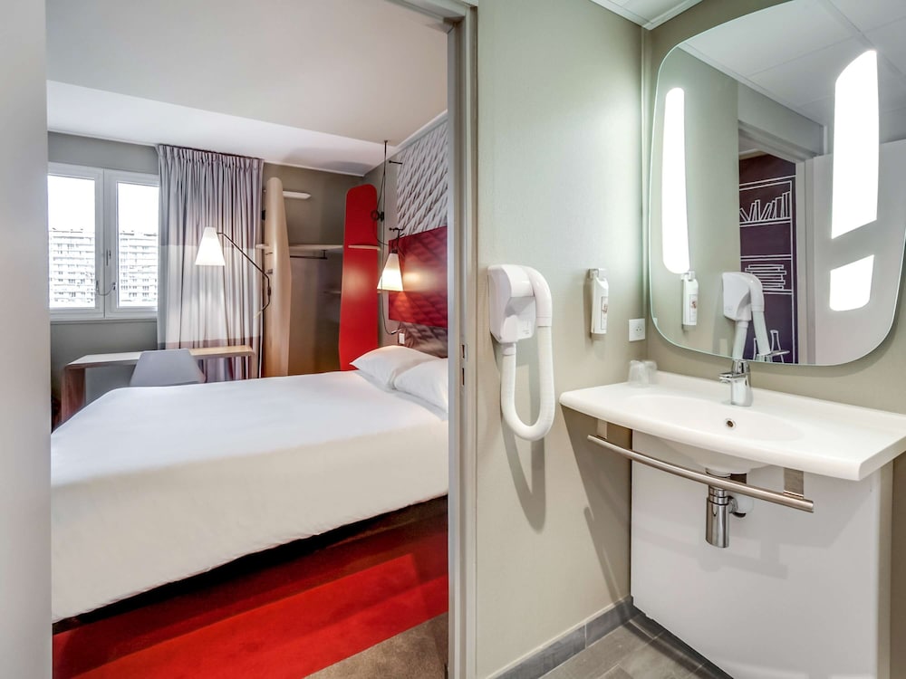 Ibis Orleans Centre Gare 50/50