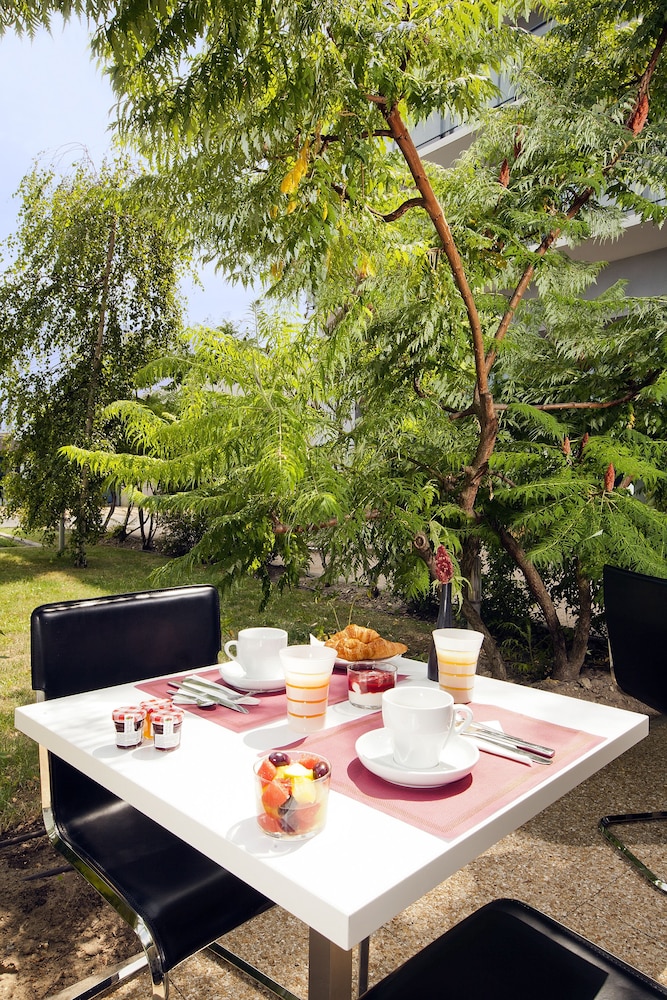 Residhome Carrieres La Defense 25/67