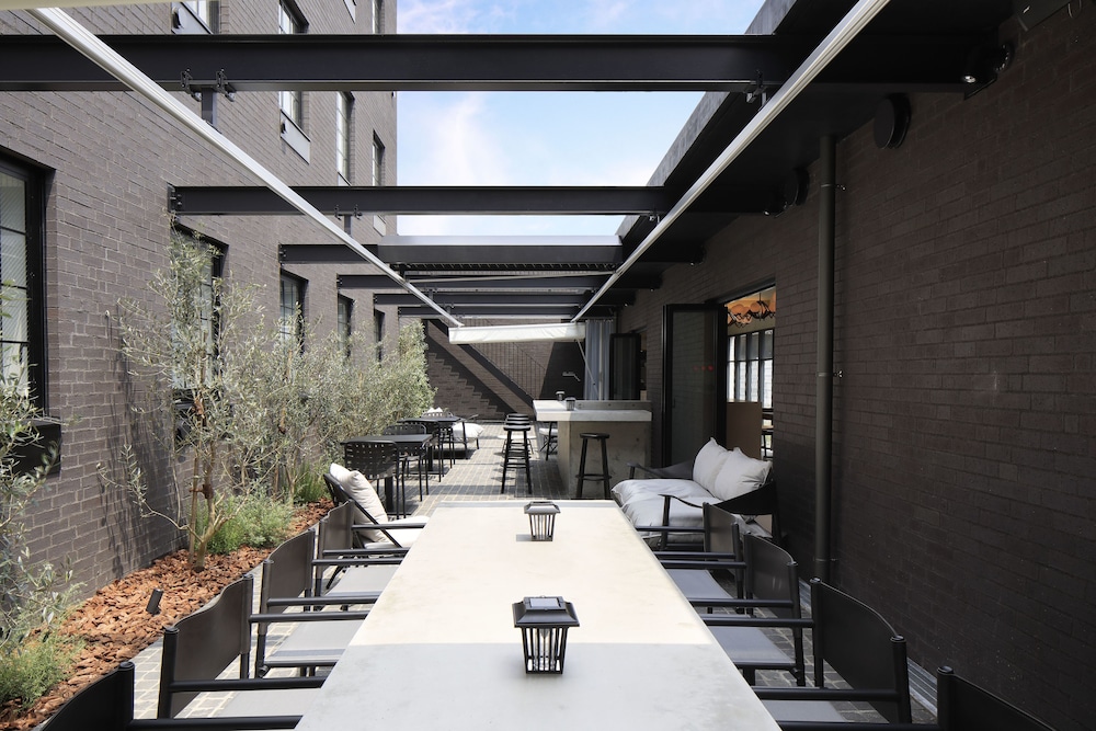 HOTEL CEN 27/44