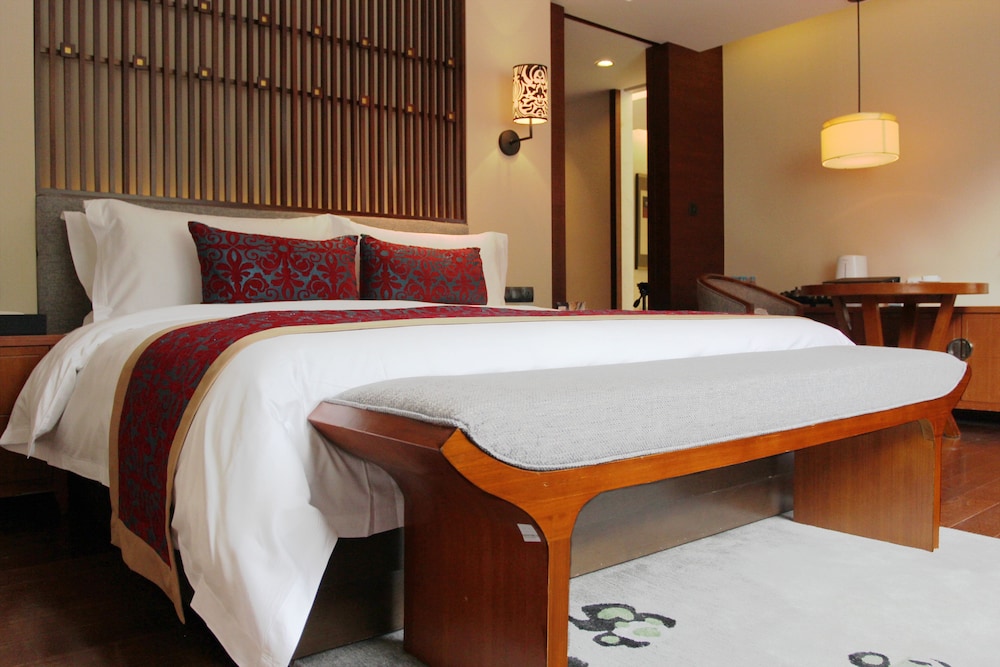 Crowne Plaza Yading 29/81