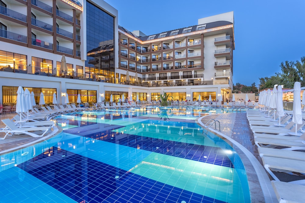 Glamour Resort Spa in SIDE