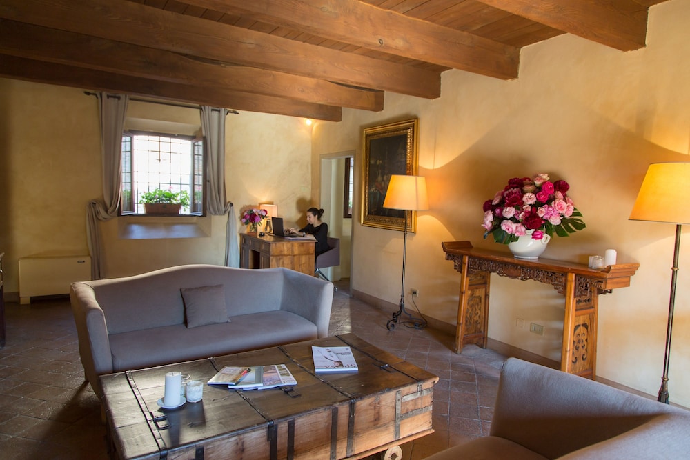 Castello Di Montegridolfo Spa Resort 61/89