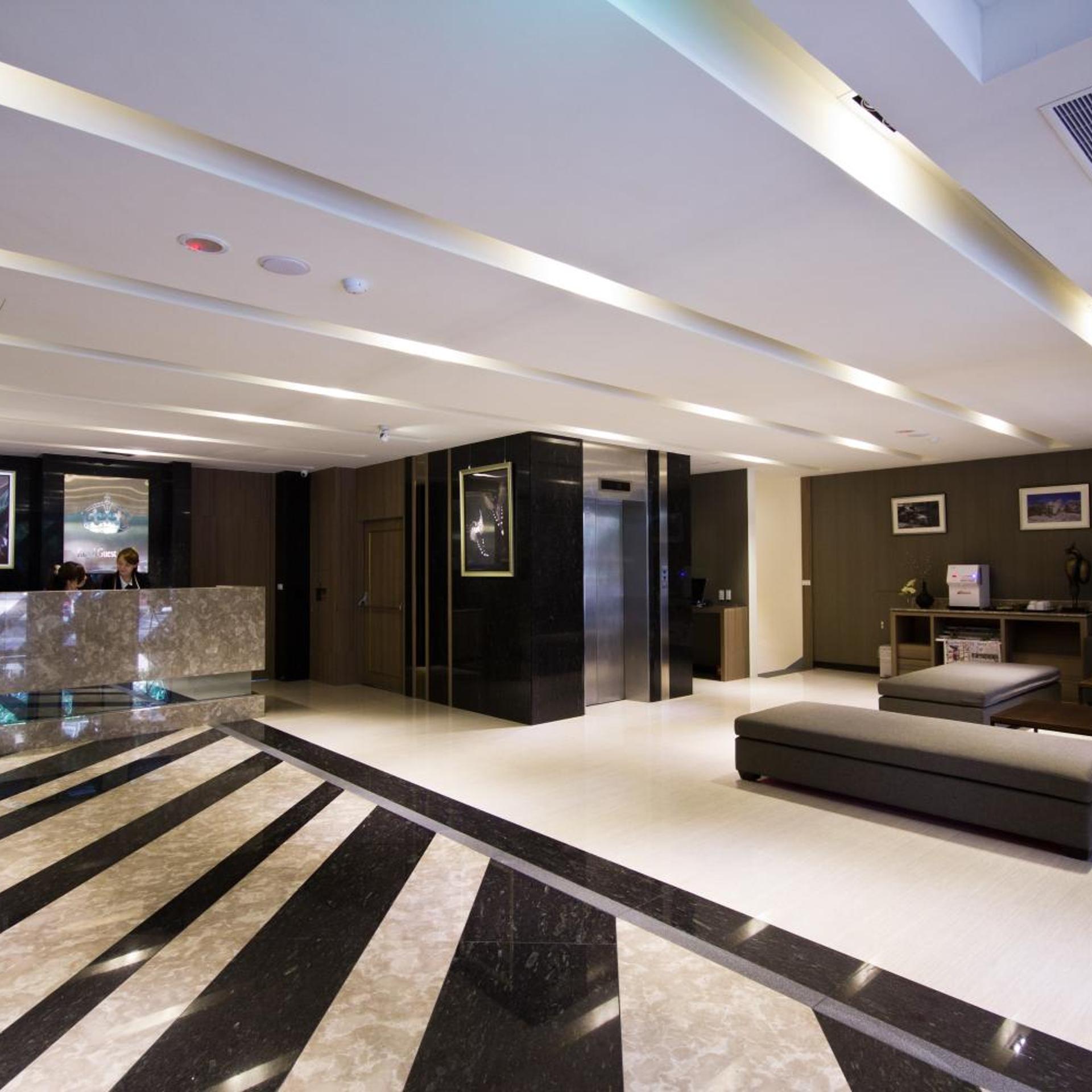 Royal Guest Hotel 8/41