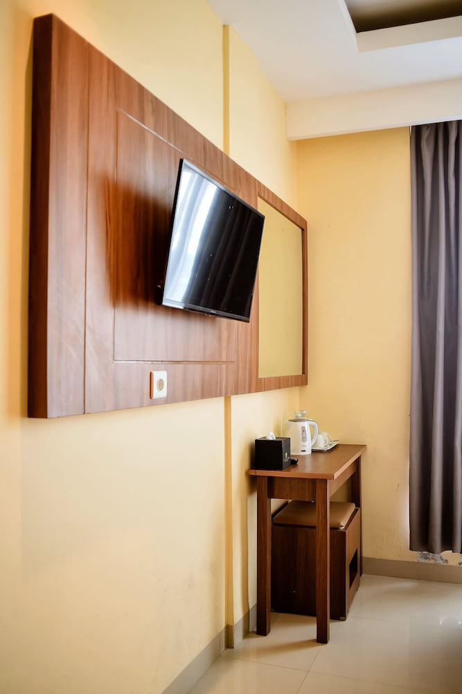 Portola Grand Renggali Hotel 4/25