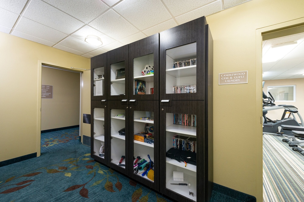 CANDLEWOOD SUITES OLATHE 28/56