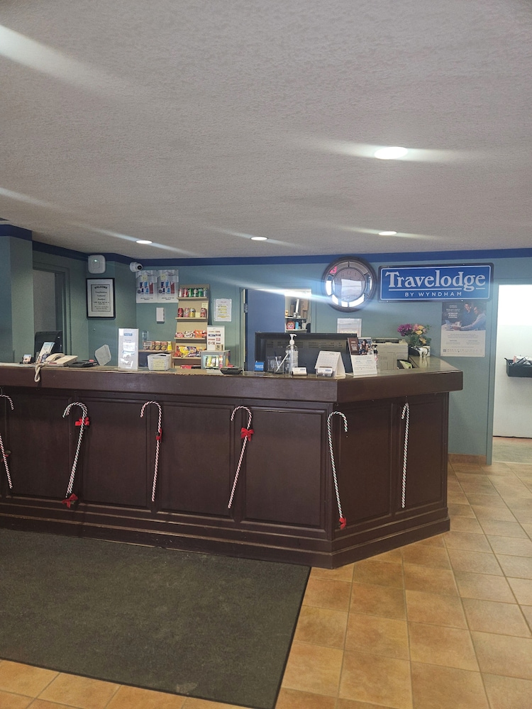 Travelodge by Wyndham Edson 2409079 Alberta Ltd. 6/53