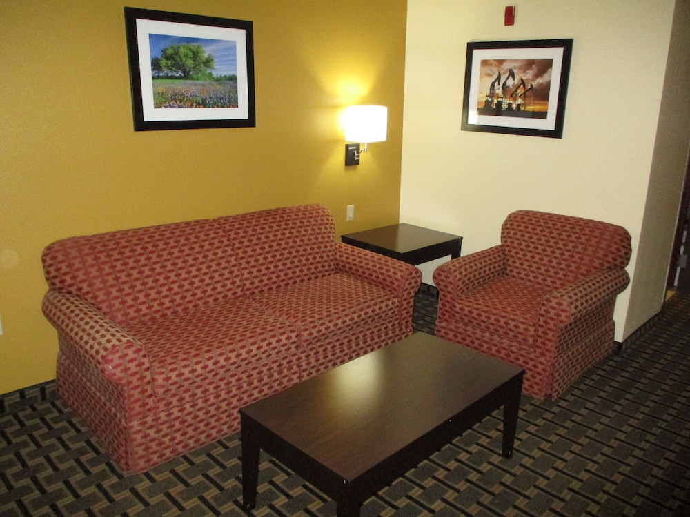 Days Inn & Suites by Wyndham Sam Houston Tollway 30/50