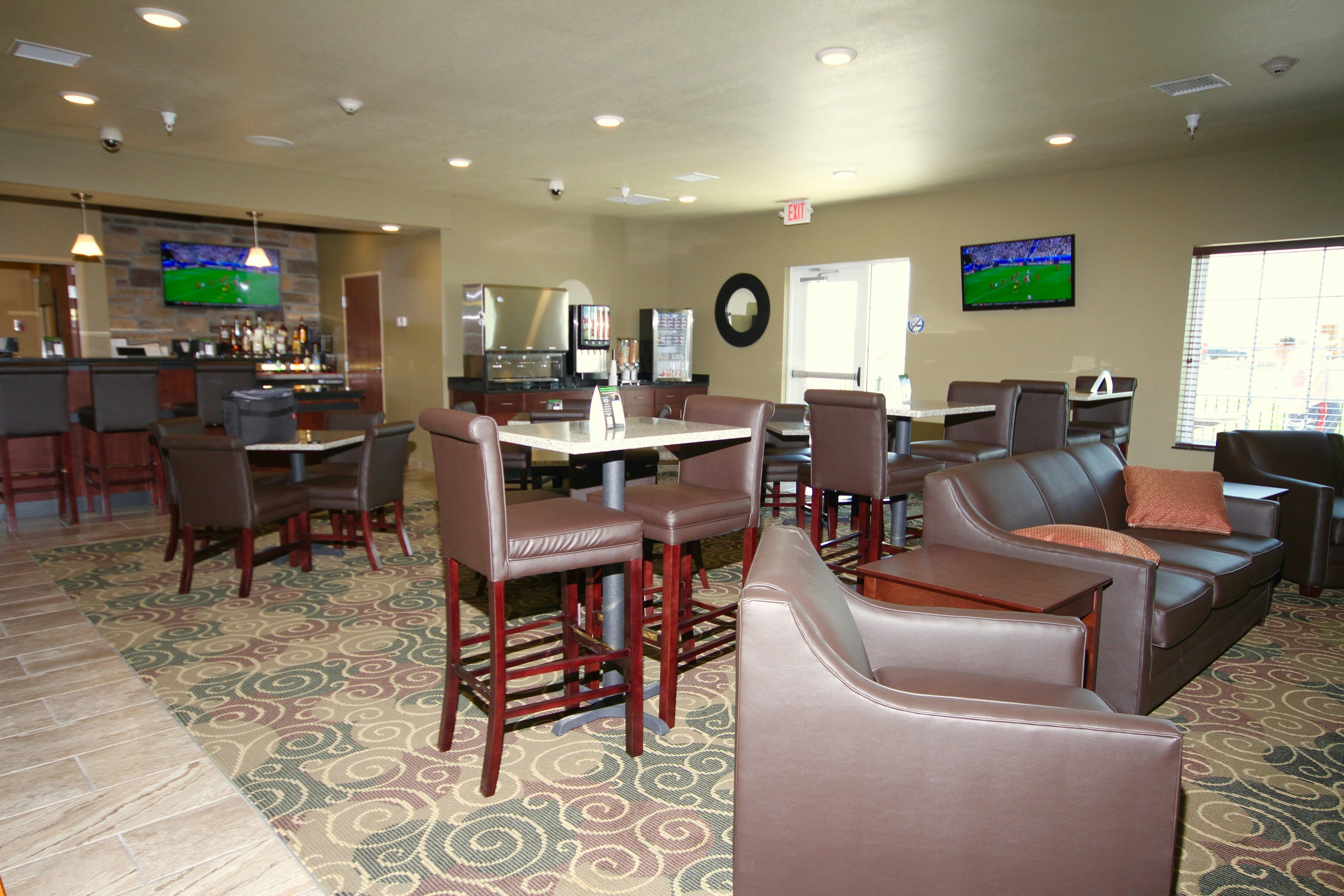 Cobblestone Hotel & Suites - Devils Lake 48/62