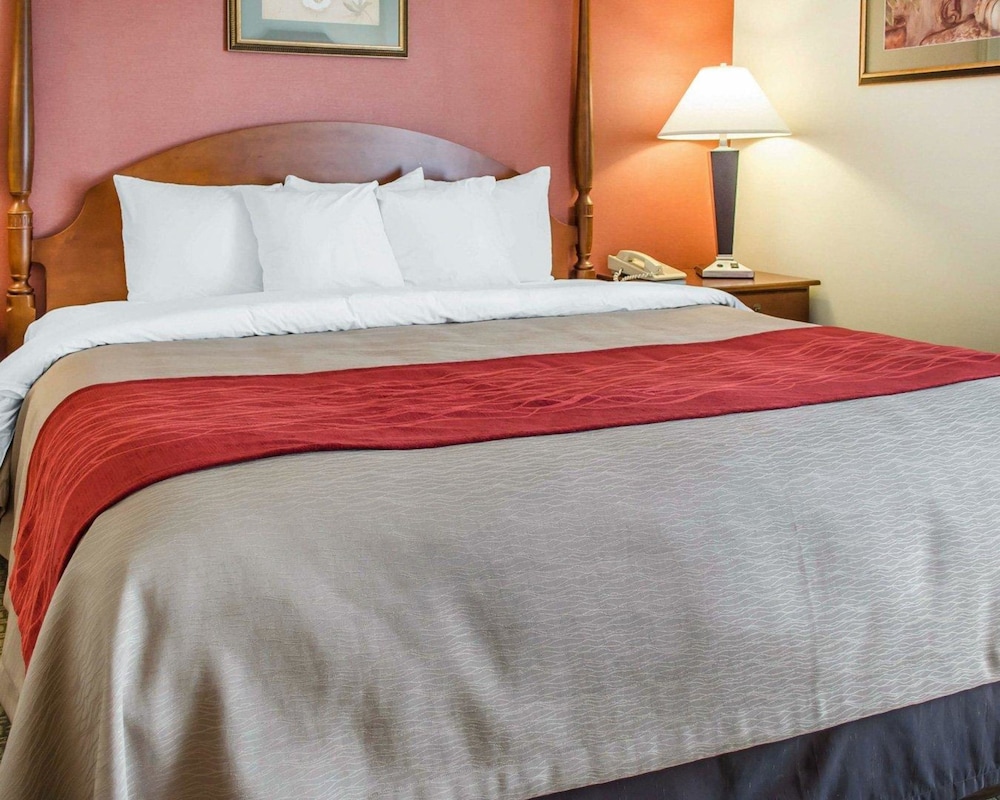 Comfort Inn and Suites York, PA 18/44