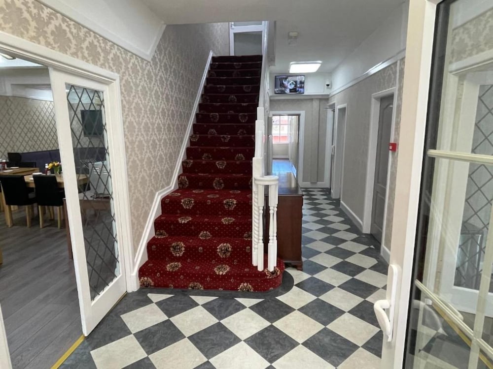 OYO Queens Hotel, Skegness 38/52