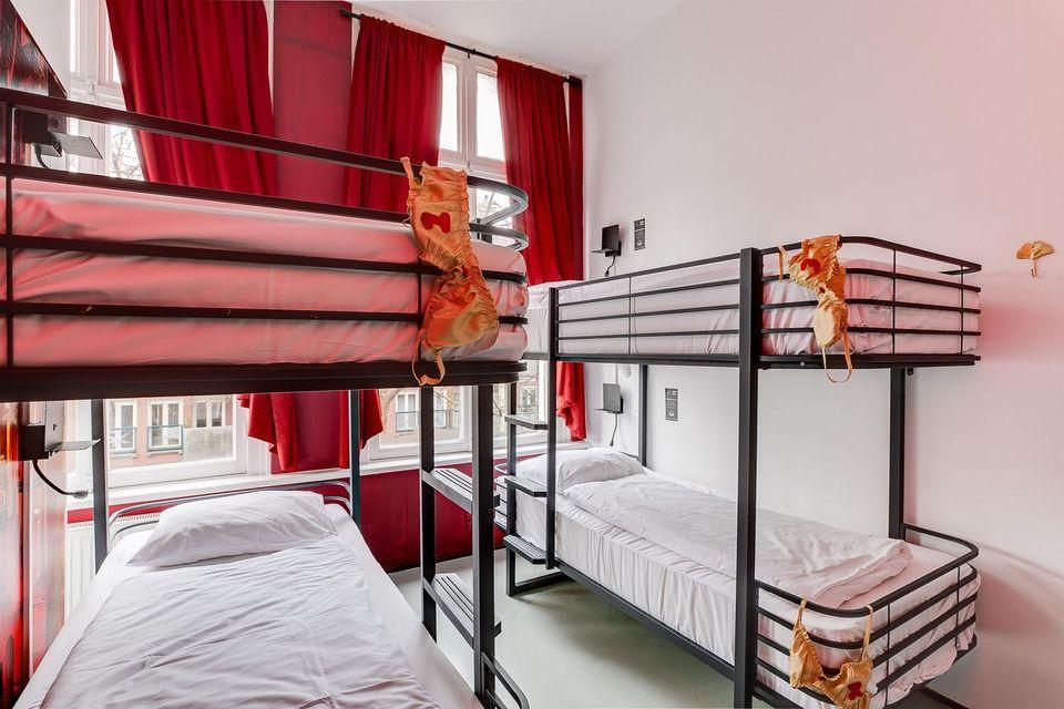 Mixed Dorm, 6 People
