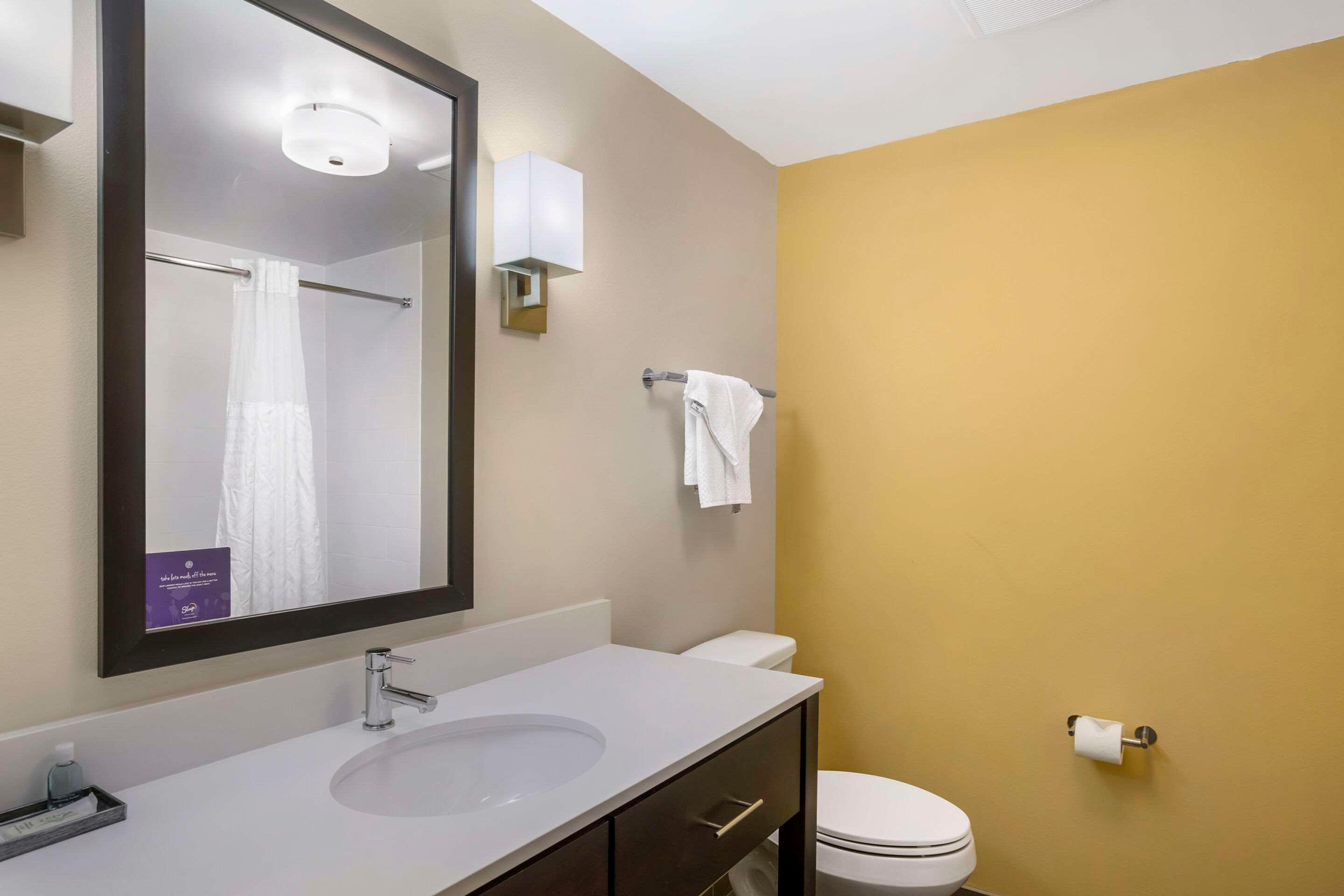 غرفة بسريرين كوين، Sleep Inn North - Central York 2/2