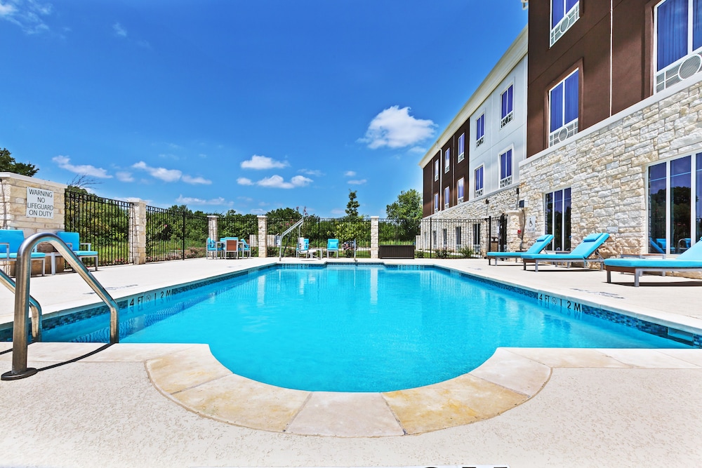 Holiday Inn Express And Suites Killeen-Fort Hood Area 1/43