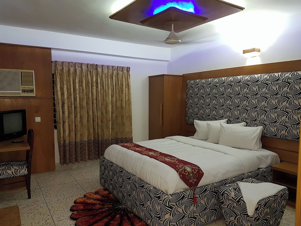 Nagar Valley Hotel 23/50