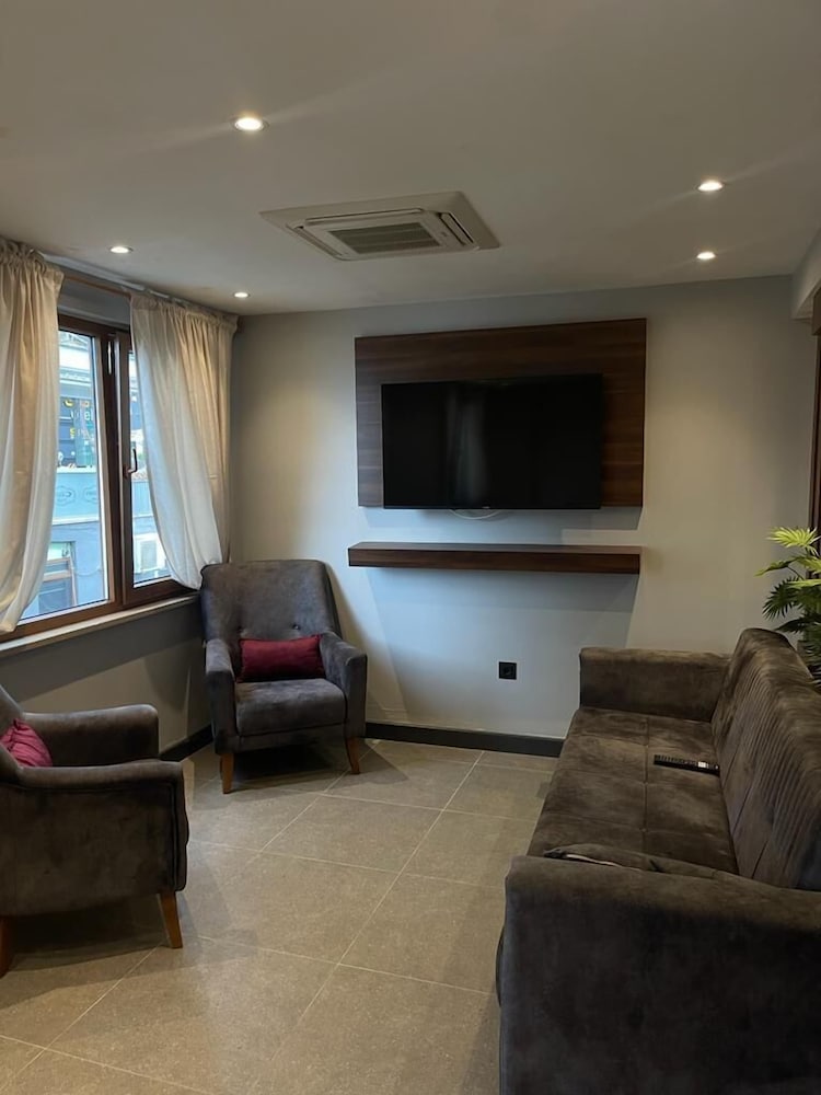 Camlica Hotel 26/42