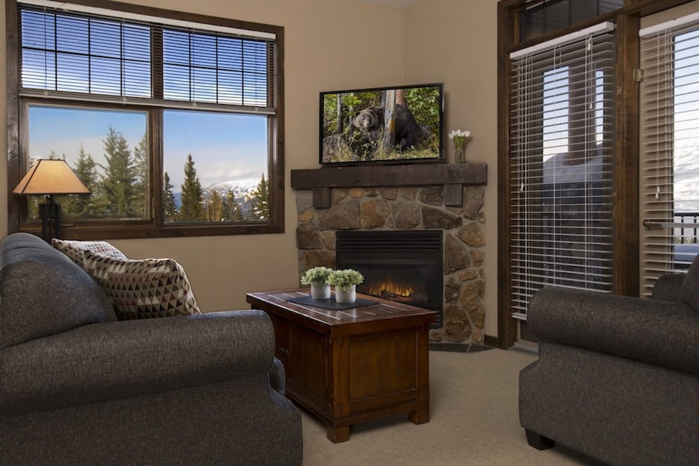 Glacier Mountaineer Lodge 22/32
