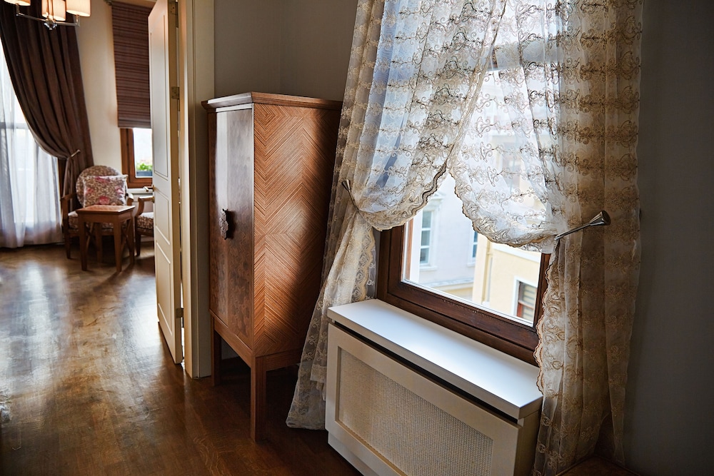 Arart Hotel 20/37