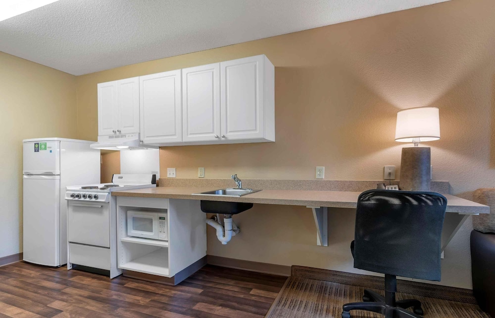 Extended Stay America Oakland - Alameda Airport 28/48