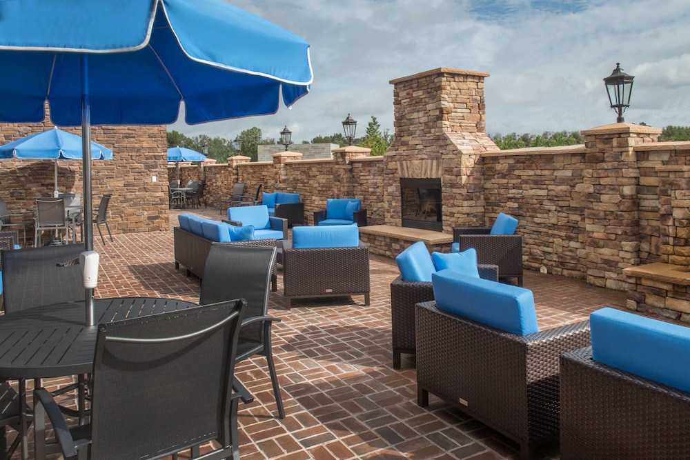 Fairfield Inn And Suites Washington 25/50