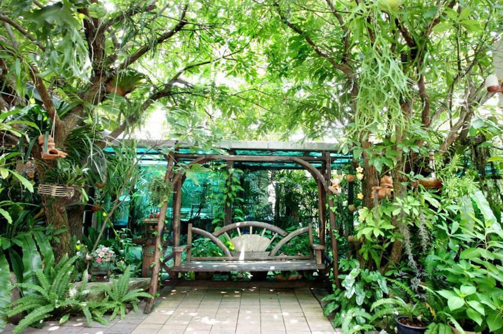 Baan Na Khon Hotel 4/30