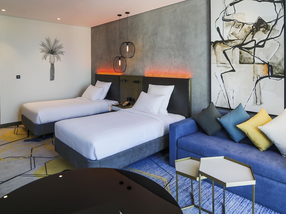 Pullman Hotel Sharjah 24/63