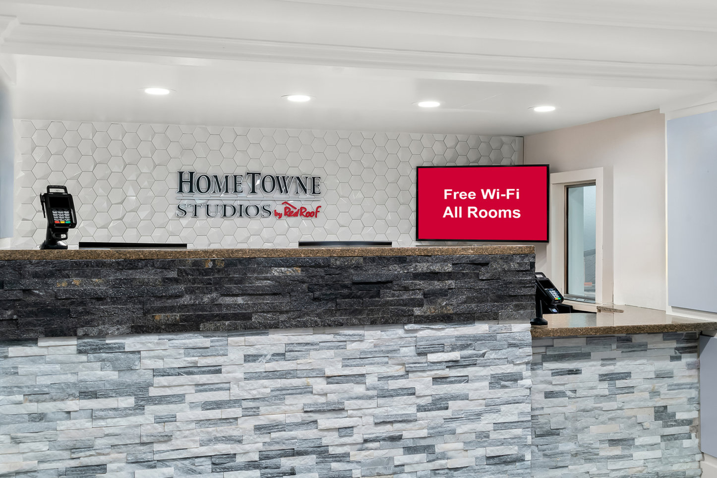 HomeTowne Studios by Red Roof Auburn Hills 13/32