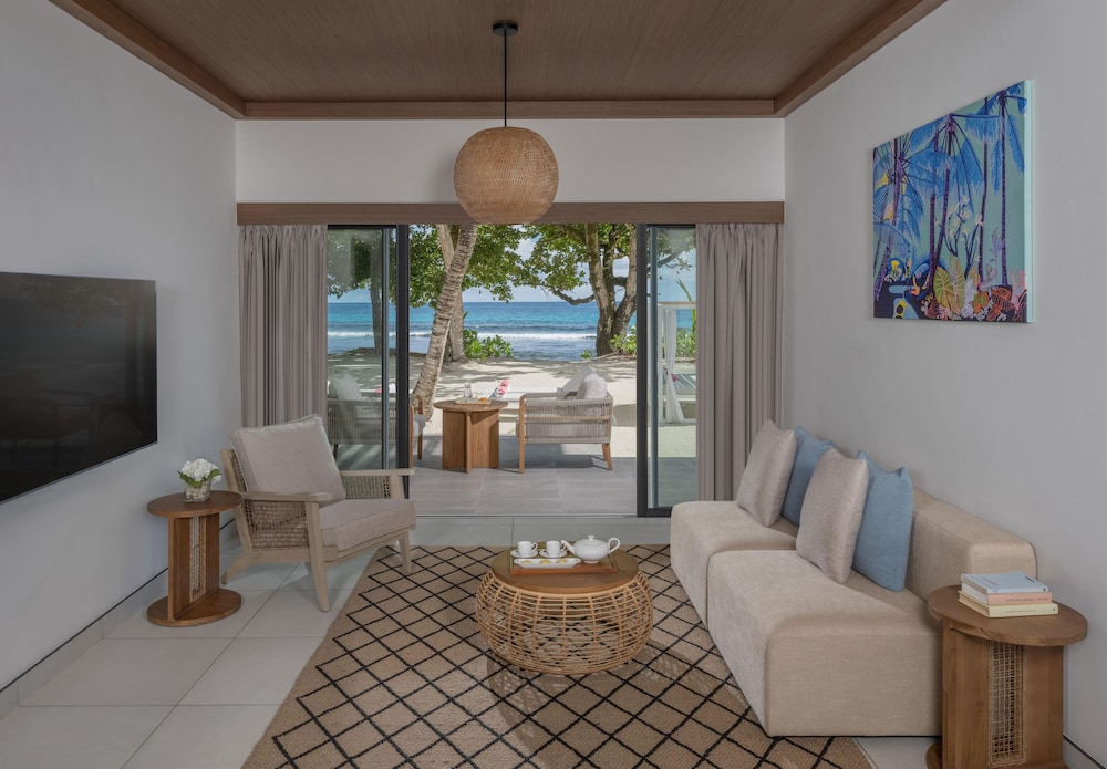 Avani Plus Barbarons Seychelles Resort 55/71