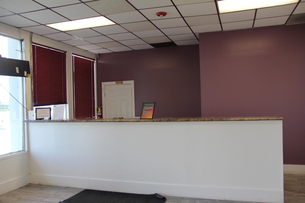 LoneStar Inn & Suites 2/51