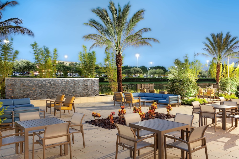 Springhill Suites Orlando At Millenia 32/40